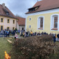 In Zeiten von Corona findet der Gottesdienst draußen statt