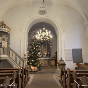 Blick_in_die_Kirche_Weihnachten_2020